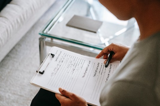 Servicii psihologice complexe: Evaluarea intereselor și valorilor profesionale, orientare școlară și profesională (consiliere vocațională)